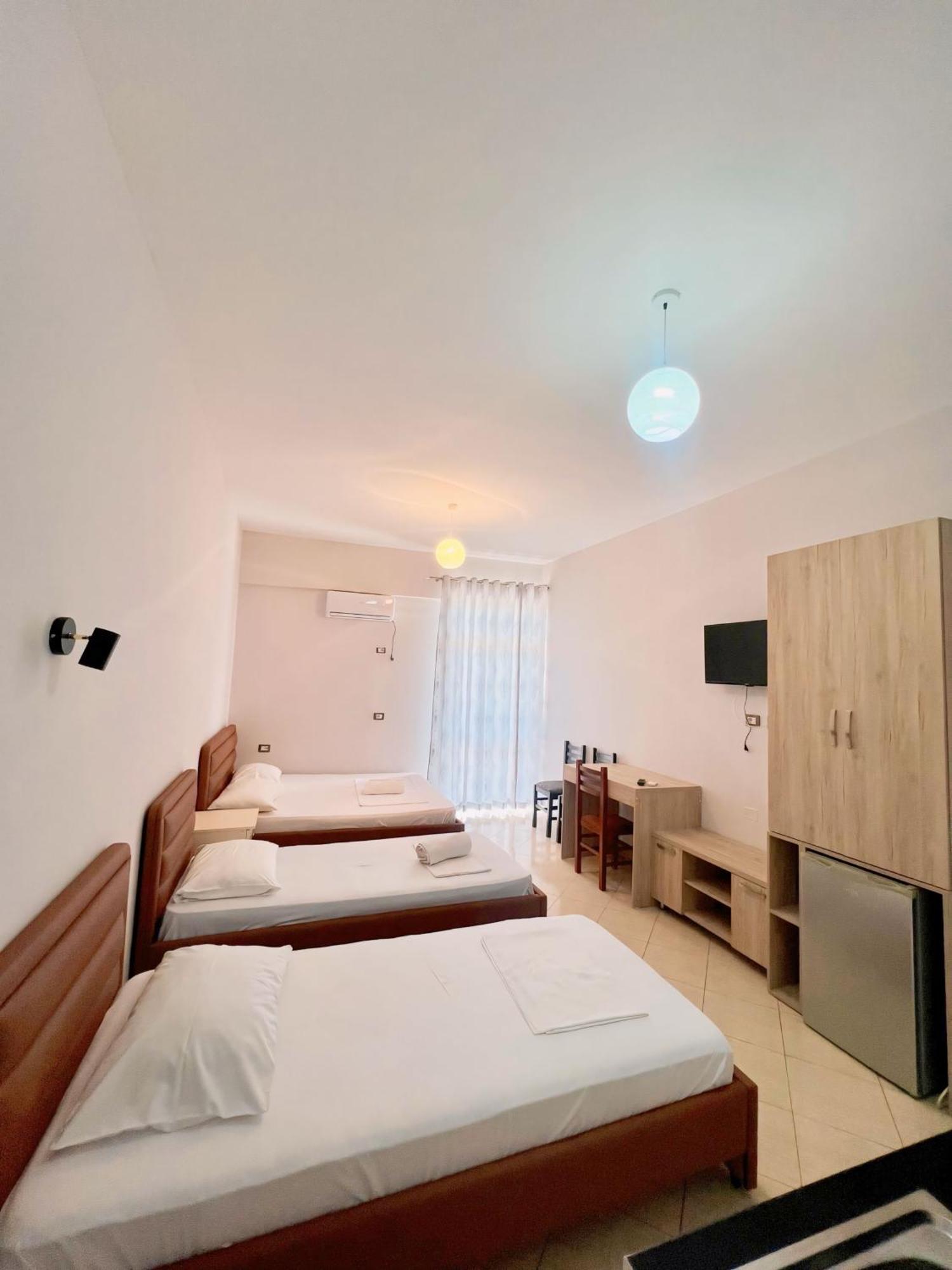 Hotel Villa Flowers Vlorë 外观 照片