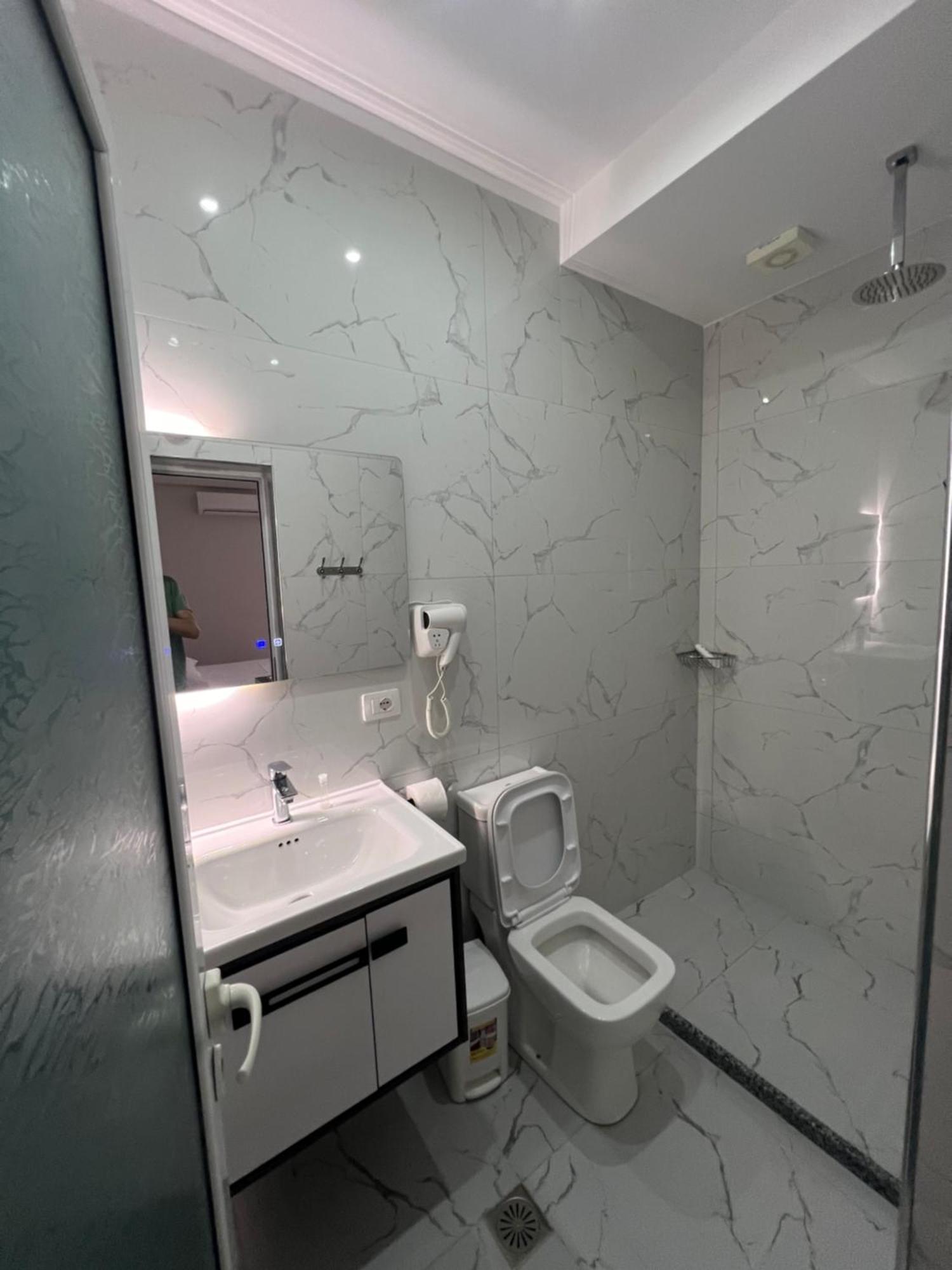Hotel Villa Flowers Vlorë 外观 照片
